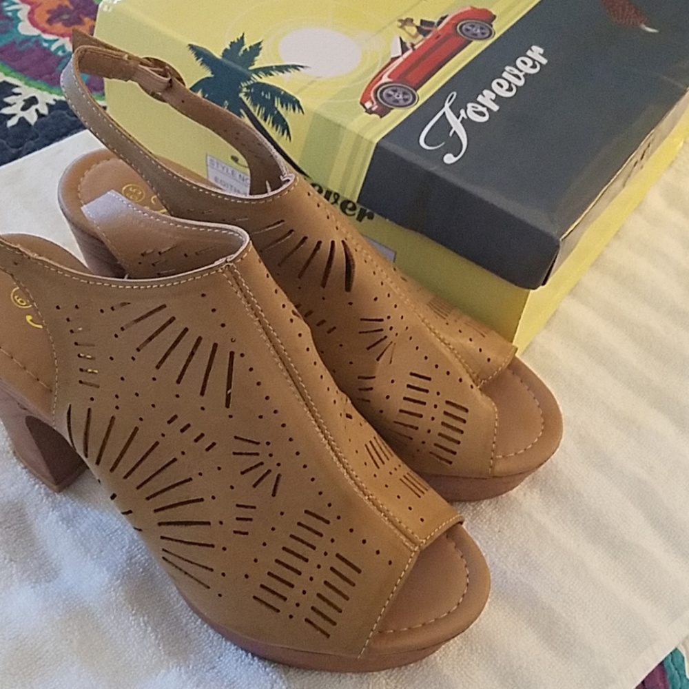 Womens 6.5 Forever Edith Taupe